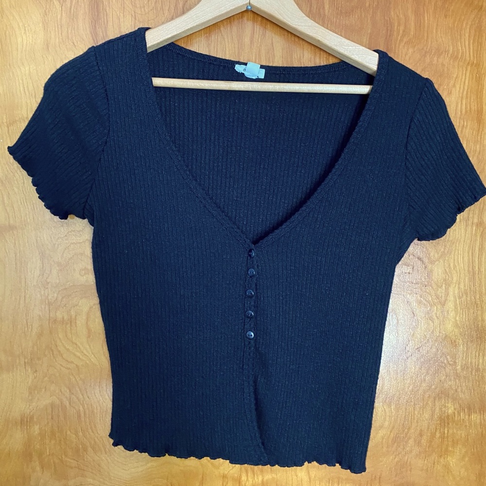Garage Black Ribbed Crop With Buttons